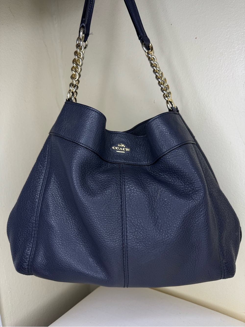 Coach Lexy Chain straps Pebbled Leather Shoulder Bag in black/Grey